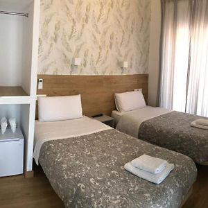 Habitación con 2 Camas Individuales